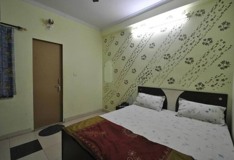 בית מלון כפרי Satkar