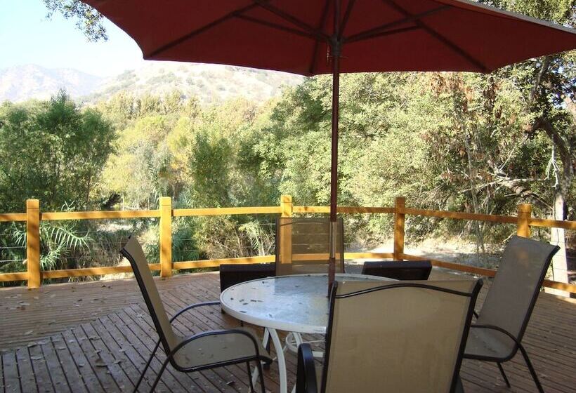 فندق Sequoia Riverfront Cabins