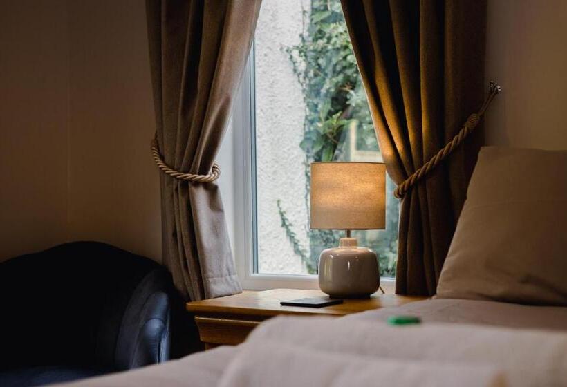 هتل Silverlands Guest House