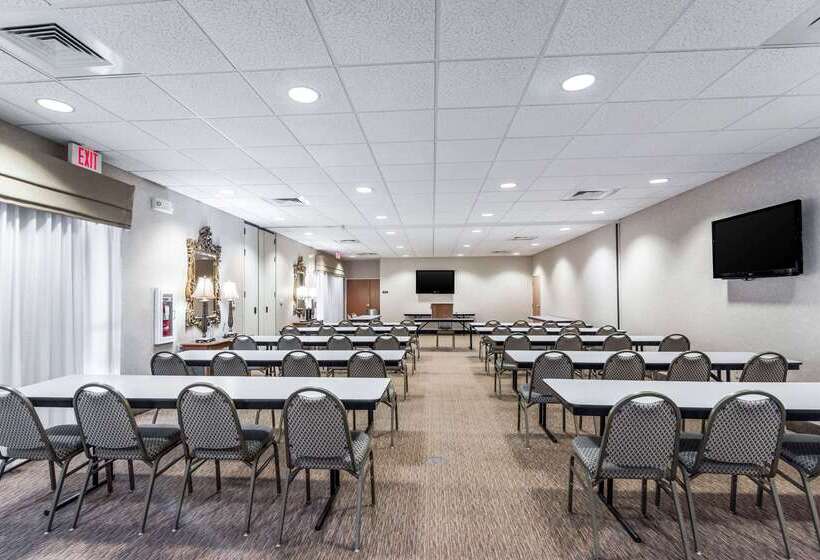 Отель Sleep Inn & Suites Smithfield Near I 95