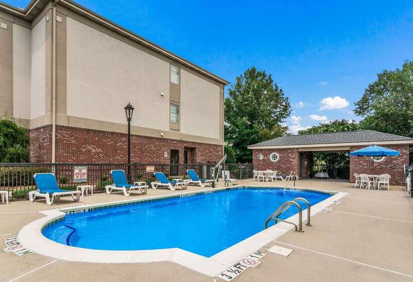 Отель Sleep Inn & Suites Smithfield Near I 95