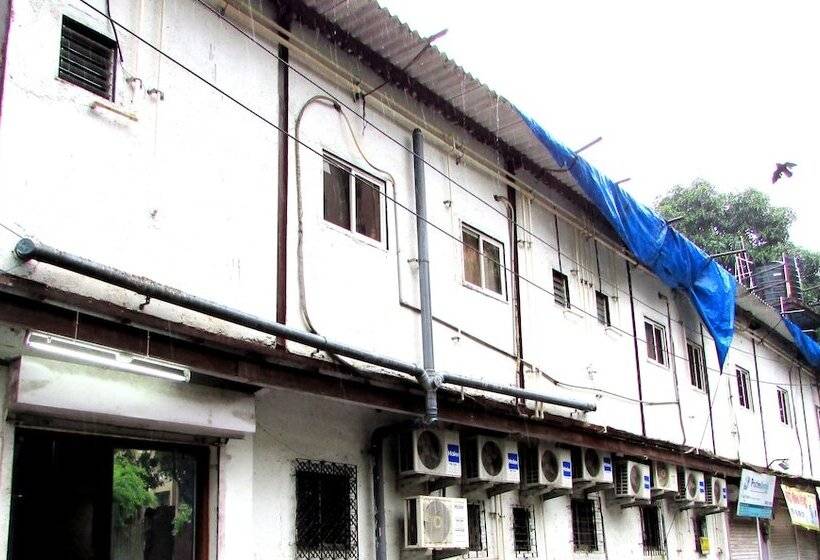 בית מלון כפרי Om Residency