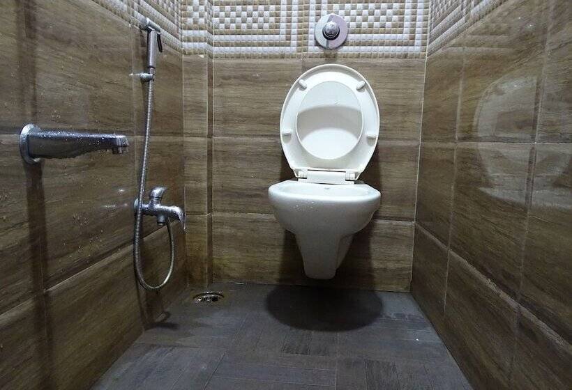 בית מלון כפרי Om Residency