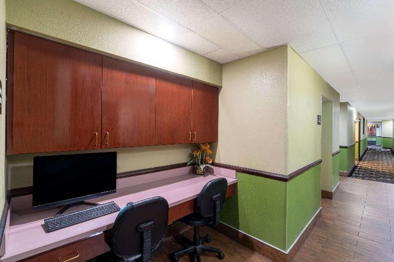 酒店 Super 8 By Wyndham Shepherdsville Louisville South I65