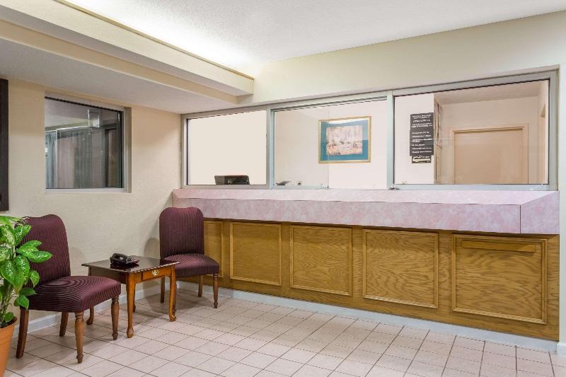 فندق Super 8 By Wyndham Stafford