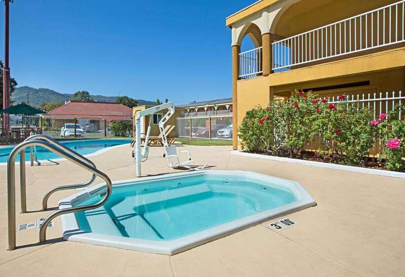 酒店 Super 8 By Wyndham Ukiah