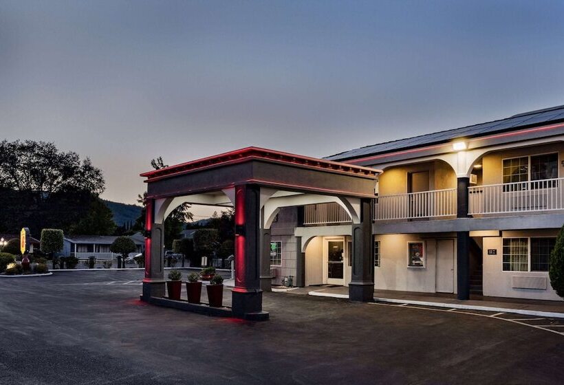 酒店 Super 8 By Wyndham Ukiah