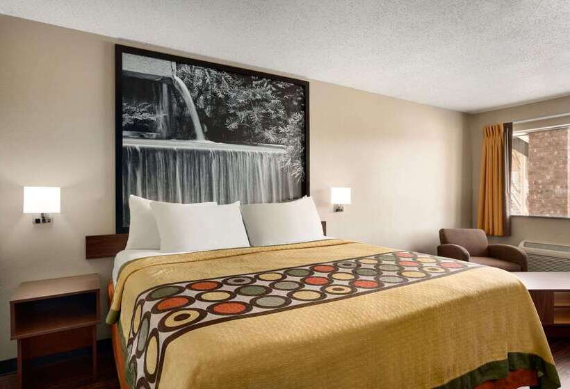 Отель Super 8 By Wyndham Universal City