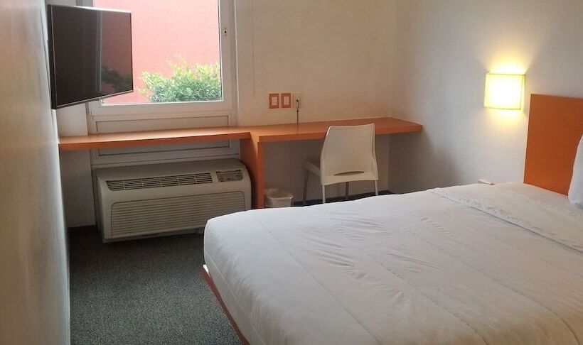 هتل Tecnologico Norte