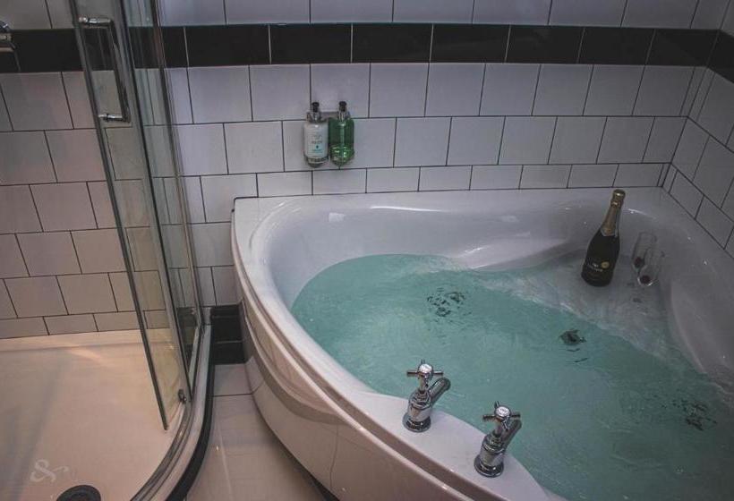 בית מלון כפרי The Angel Inn