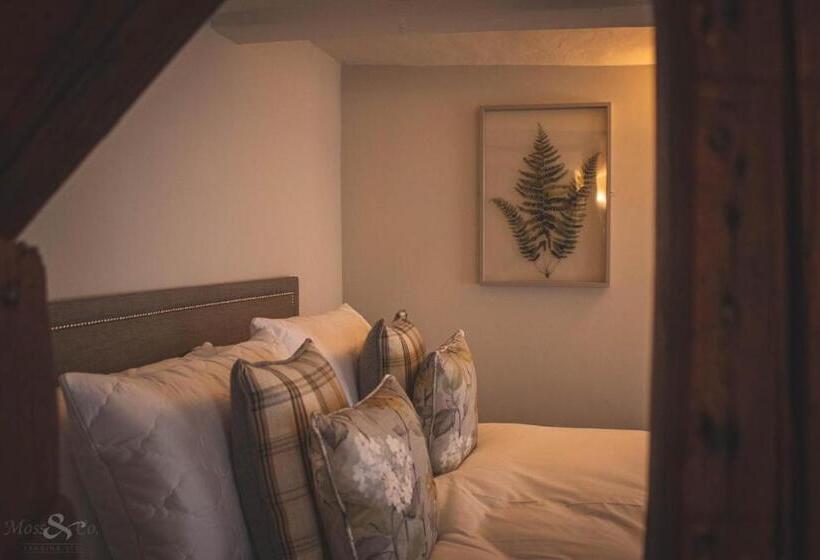 בית מלון כפרי The Angel Inn