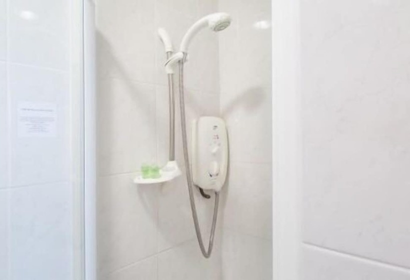 هتل The Firs Bed And Breakfast