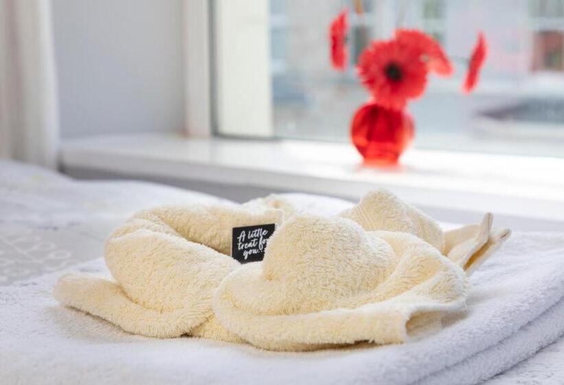 هتل The Firs Bed And Breakfast