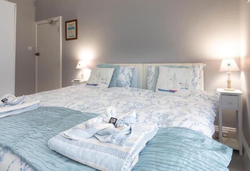 هتل The Firs Bed And Breakfast