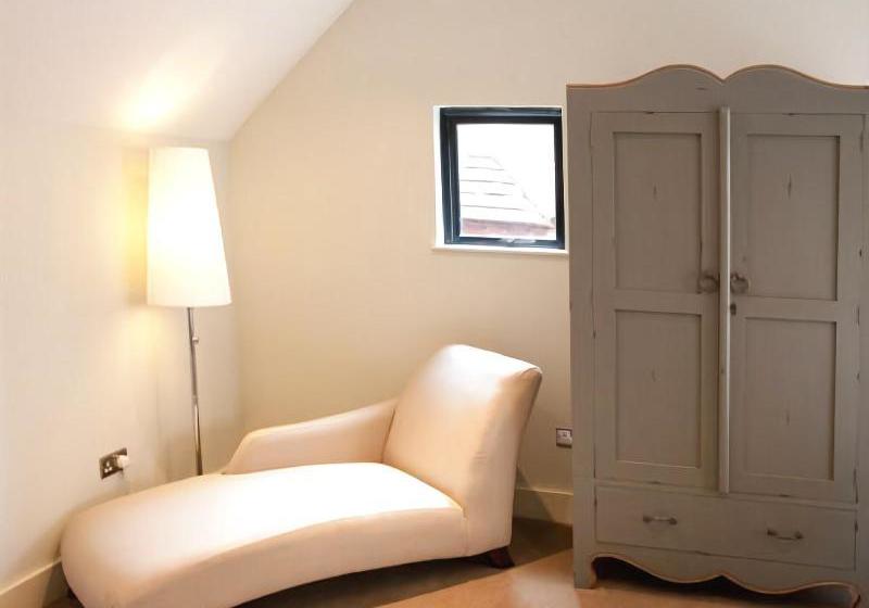 ホテル The Grasshopper Inn