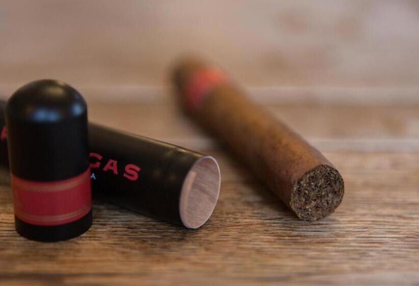 ホテル The King S Head