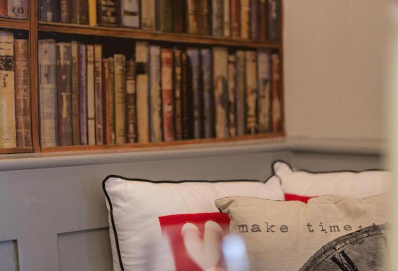 ホテル The King S Head