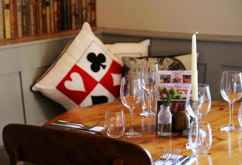 ホテル The King S Head