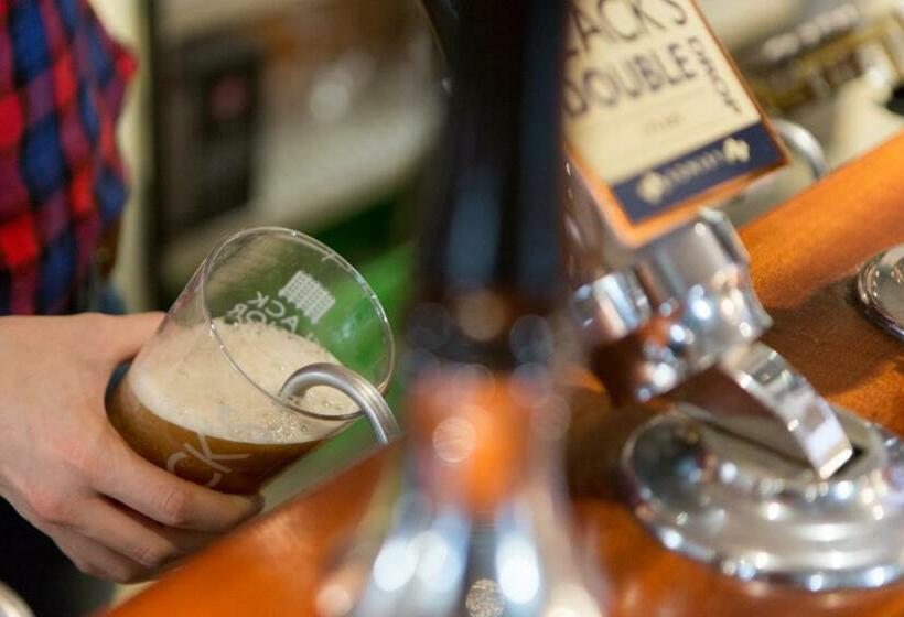 ホテル The King S Head