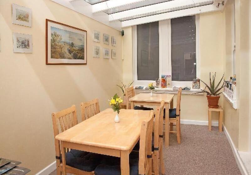 هتل The Meltham Guesthouse Scarborough