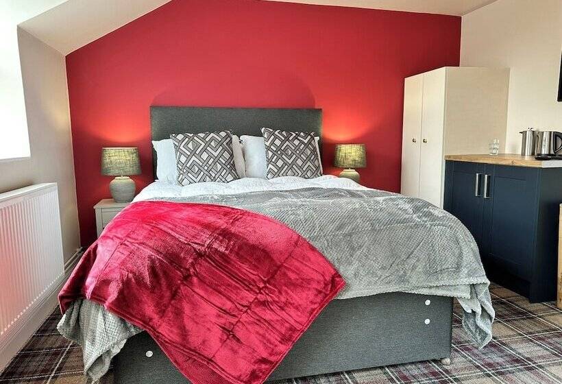 Отель The Prince Albert Pub &