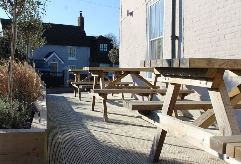 فندق The Ship Inn