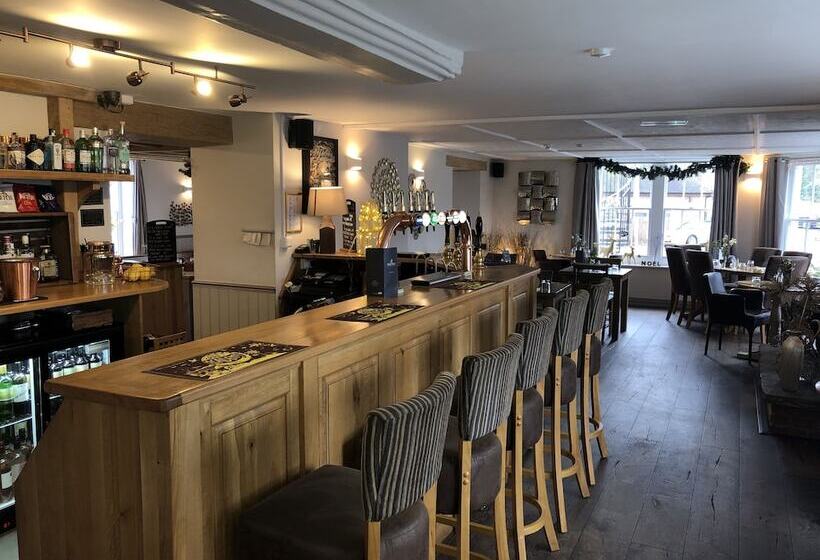 فندق The Ship Inn