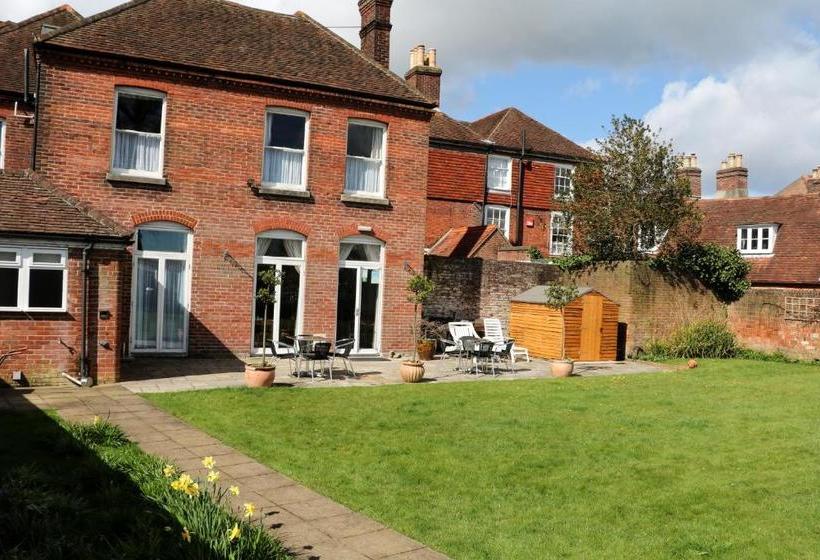 בית מלון כפרי Trafalgar Guest House