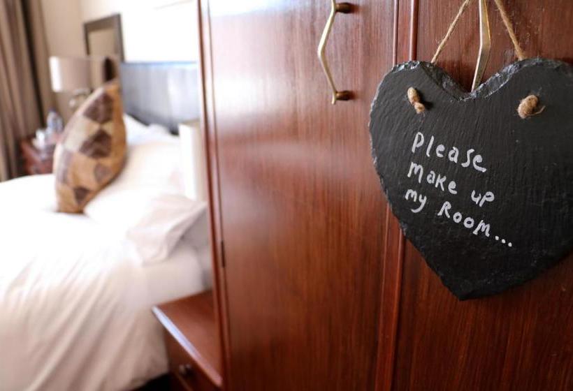 בית מלון כפרי Trafalgar Guest House