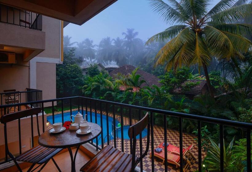 Treehouse Blue Hotel & Serviced Apartments