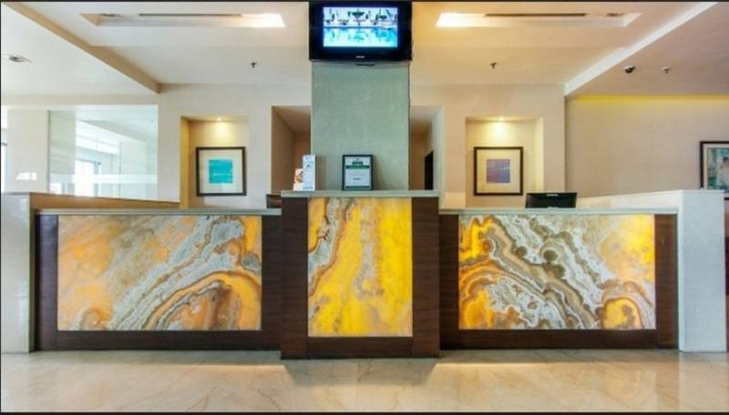 Отель Vibe By The Lalit Traveller