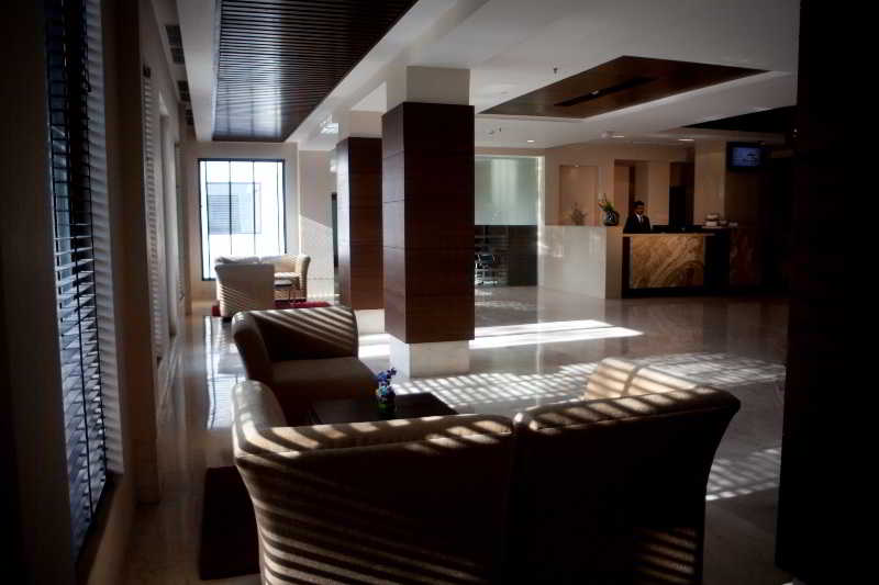 Отель Vibe By The Lalit Traveller