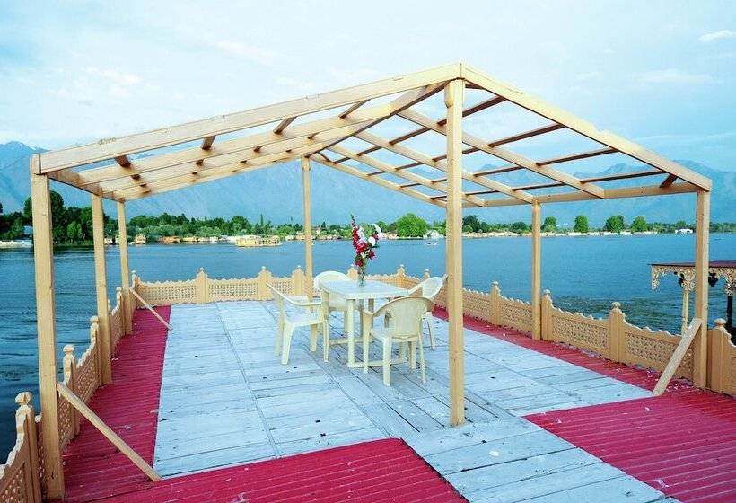 Hotel Wangnoo Houseboats