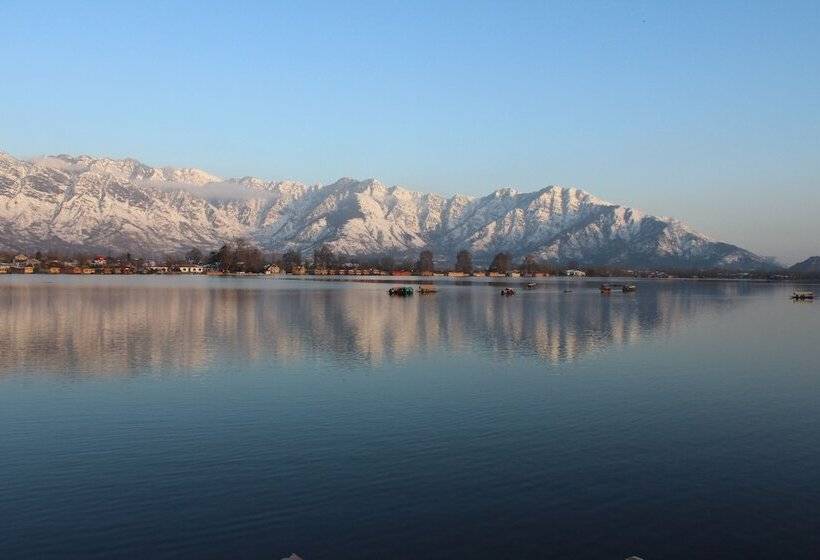 Hotel Wangnoo Houseboats