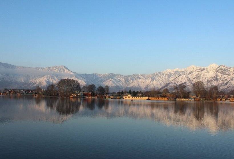 Hotel Wangnoo Houseboats