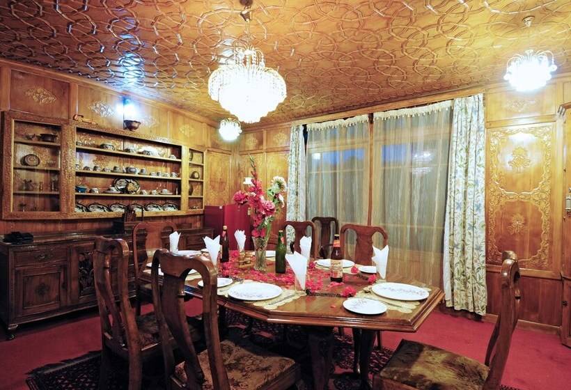 Hotel Wangnoo Houseboats