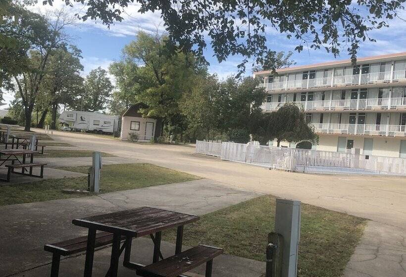 فندق Willow Tree Inn Branson