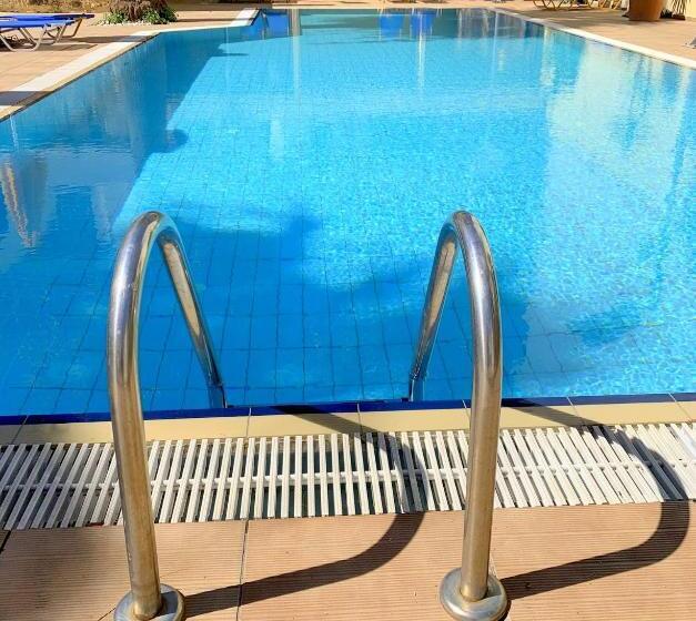 Kassavetis Center Hotel Studios & Apartments