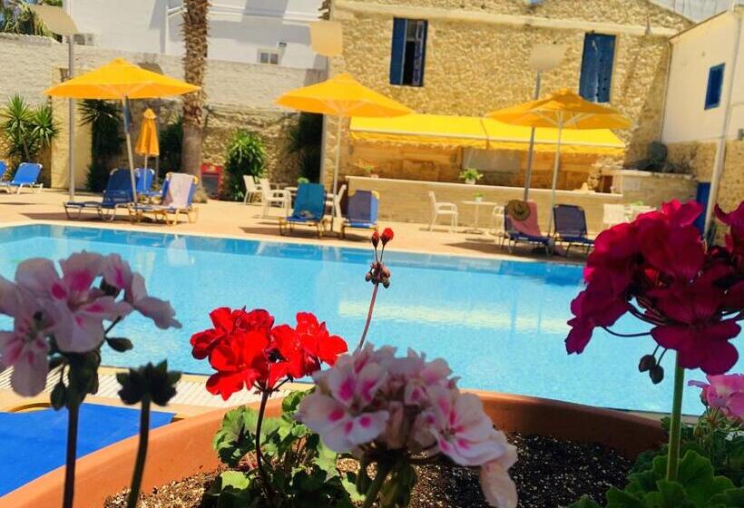 Kassavetis Center Hotel Studios & Apartments