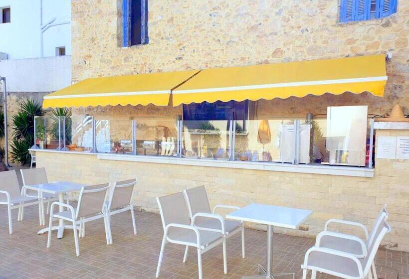 Kassavetis Center Hotel Studios & Apartments