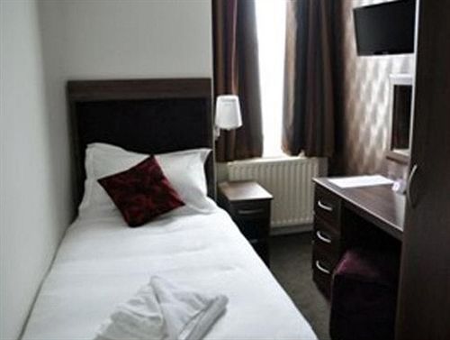 Bed and Breakfast Longdales House  B G Lincoln Ltd