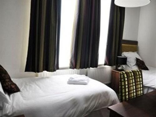 Bed and Breakfast Longdales House  B G Lincoln Ltd