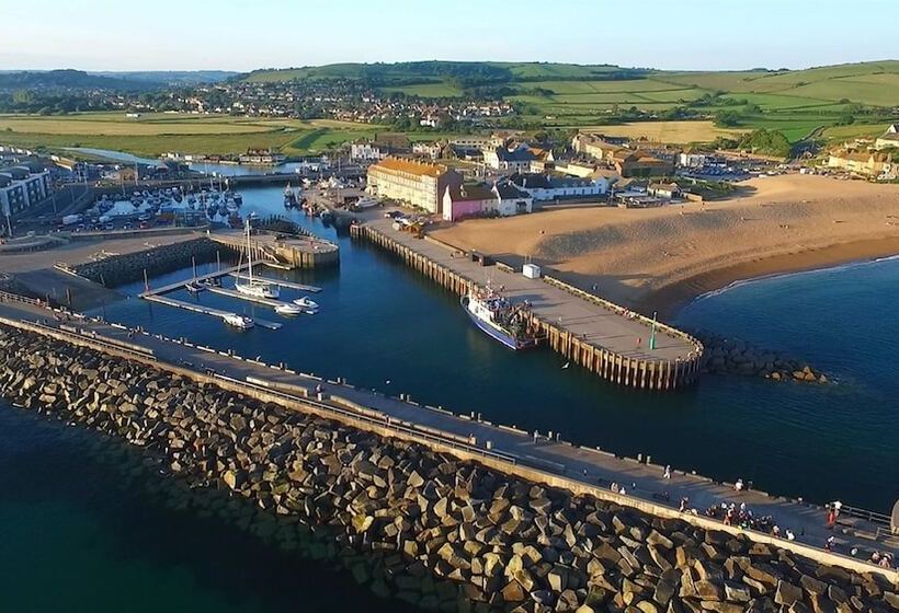 ベッドアンドブレックファースト Cosy Snug Room With Shower Ensuite Private Balcony With Countryside Views And A Real Open Fireplace