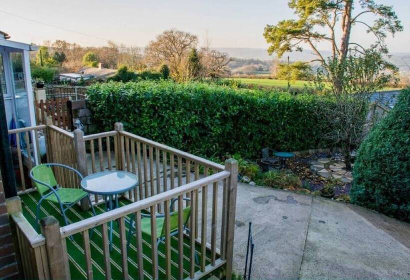 ベッドアンドブレックファースト Cosy Snug Room With Shower Ensuite Private Balcony With Countryside Views And A Real Open Fireplace