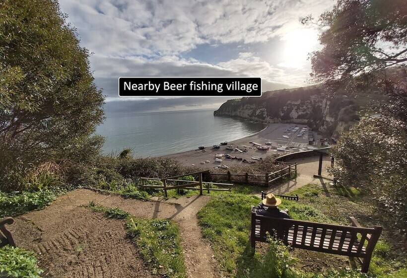 ベッドアンドブレックファースト Cosy Snug Room With Shower Ensuite Private Balcony With Countryside Views And A Real Open Fireplace