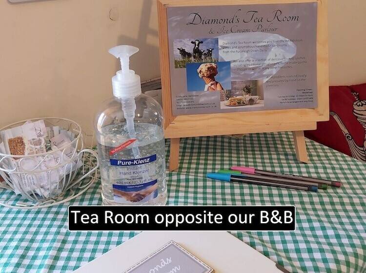 ベッドアンドブレックファースト Cosy Snug Room With Shower Ensuite Private Balcony With Countryside Views And A Real Open Fireplace