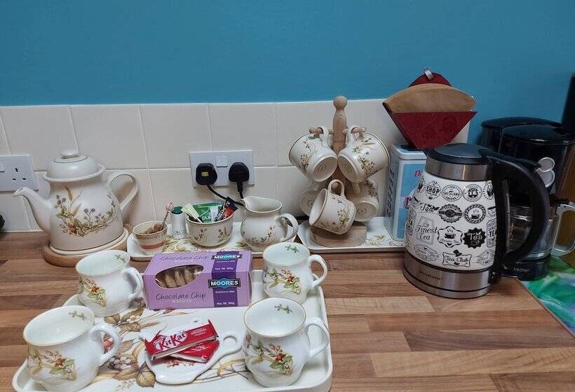 ベッドアンドブレックファースト Cosy Snug Room With Shower Ensuite Private Balcony With Countryside Views And A Real Open Fireplace