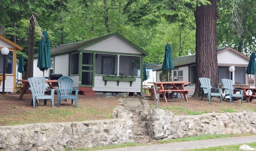 Weirs Beach Motel & Cottages