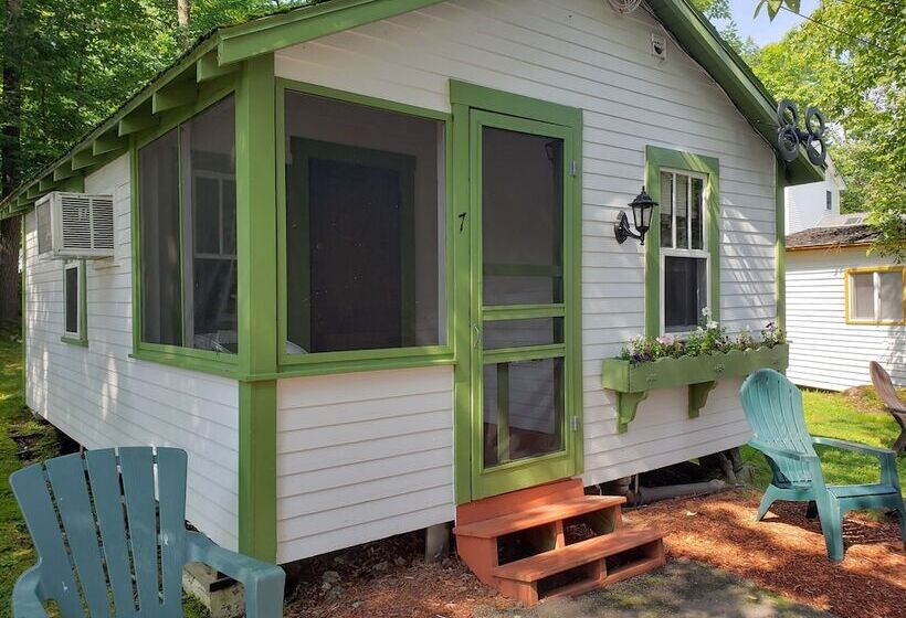 Weirs Beach Motel & Cottages