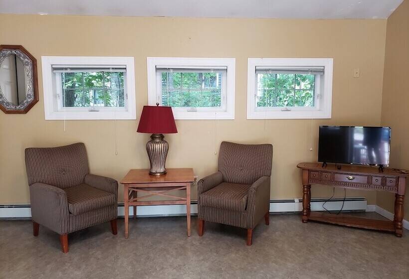 Weirs Beach Motel & Cottages